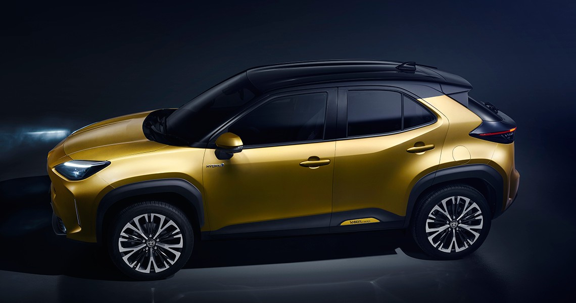 YARIS CROSS
