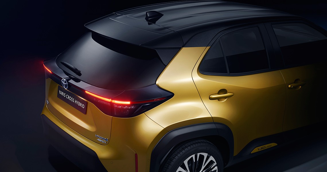 YARIS CROSS